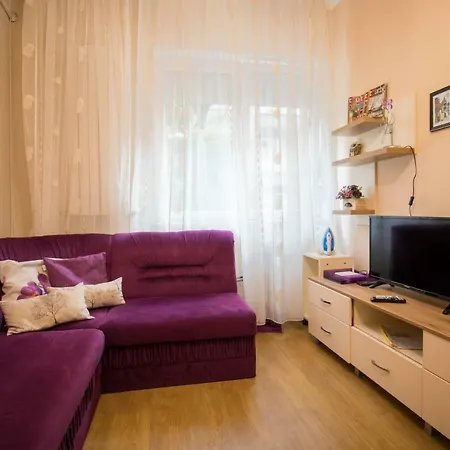 Top Center Apt - Ground Floor *